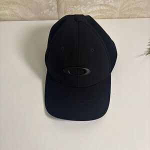 Oakley Men's Black Hat